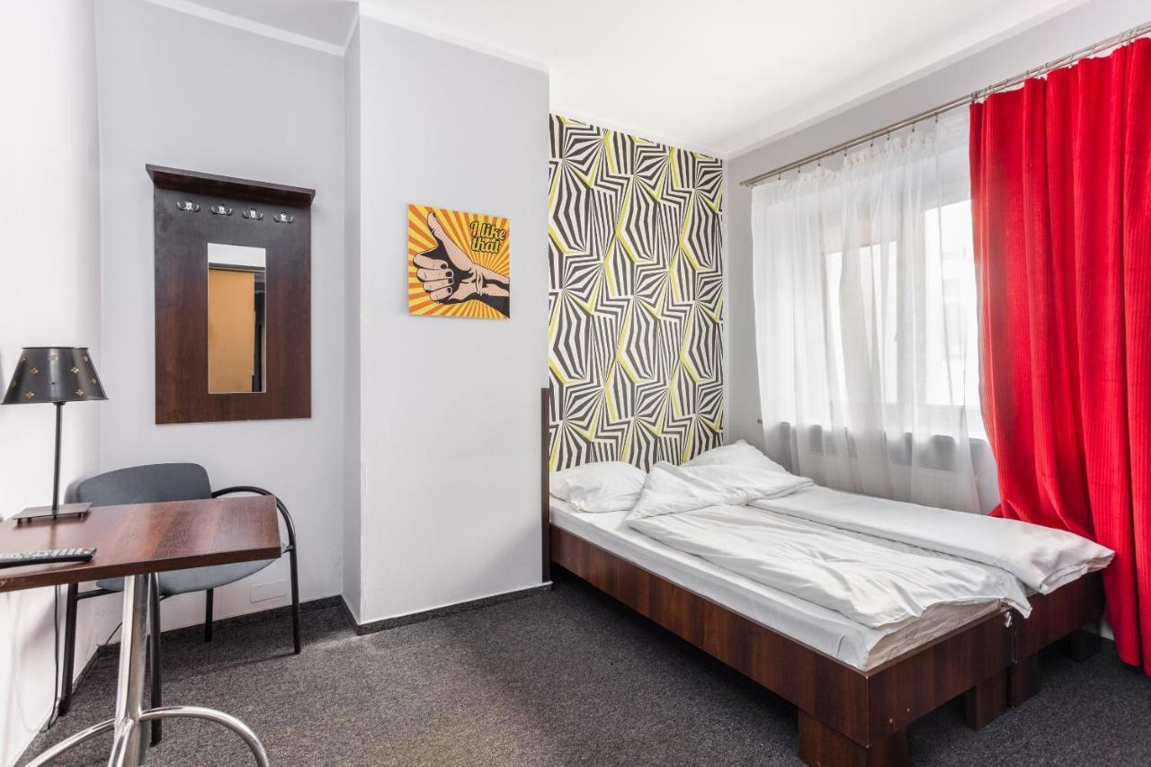 Shick Hostel วรอตซวาฟ ภายนอก รูปภาพ