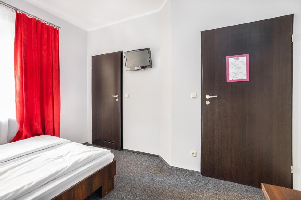 Shick Hostel วรอตซวาฟ ภายนอก รูปภาพ